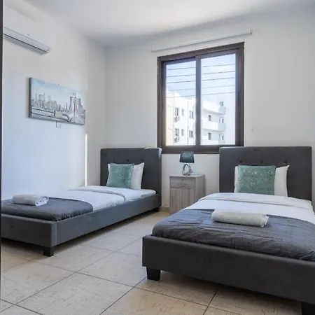 Angelina 2-bedroom In Apartmán Larnaca